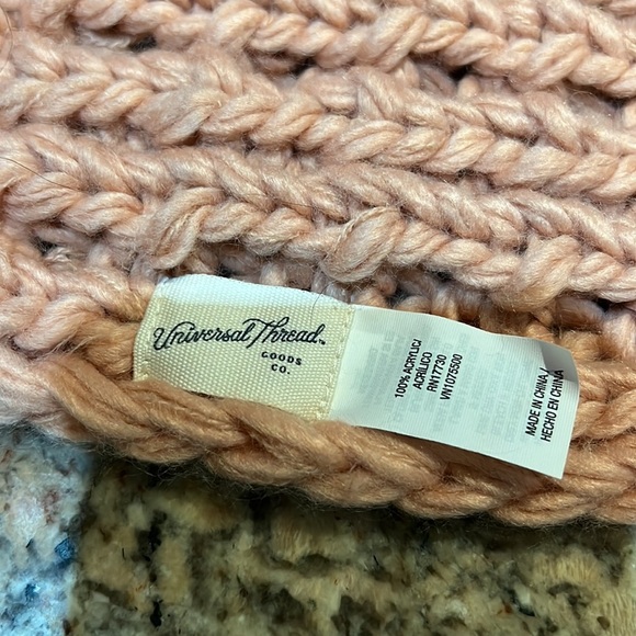 Universal Thread Scarf - Picture 3 of 3